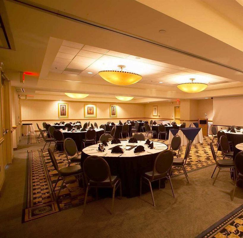Doubletree By Hilton Irvine Spectrum Restaurant photo