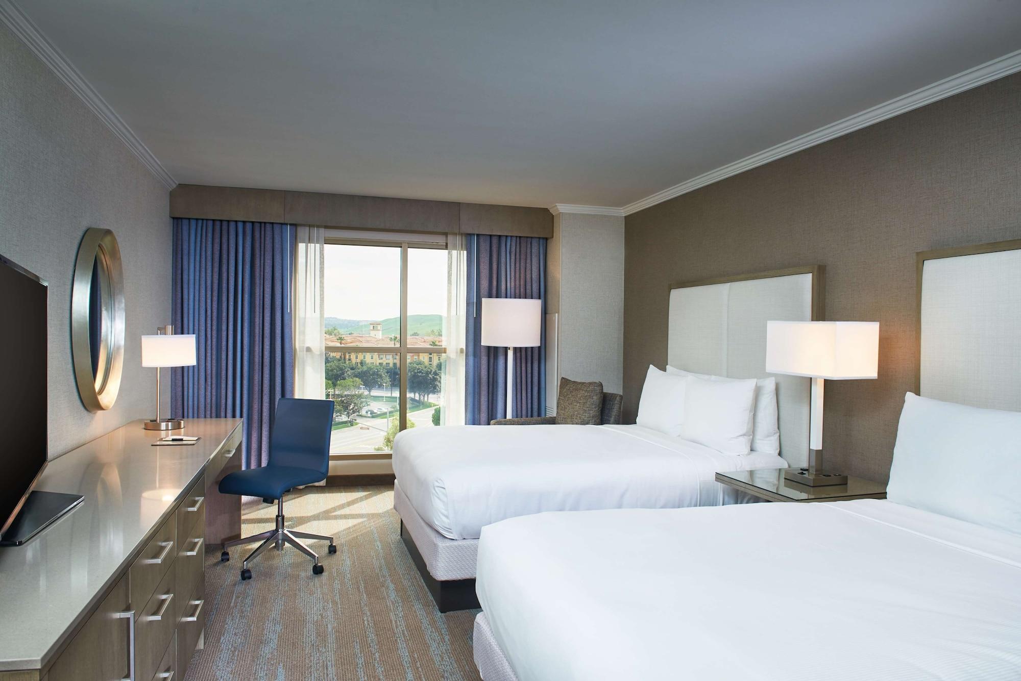 Doubletree By Hilton Irvine Spectrum Exterior photo
